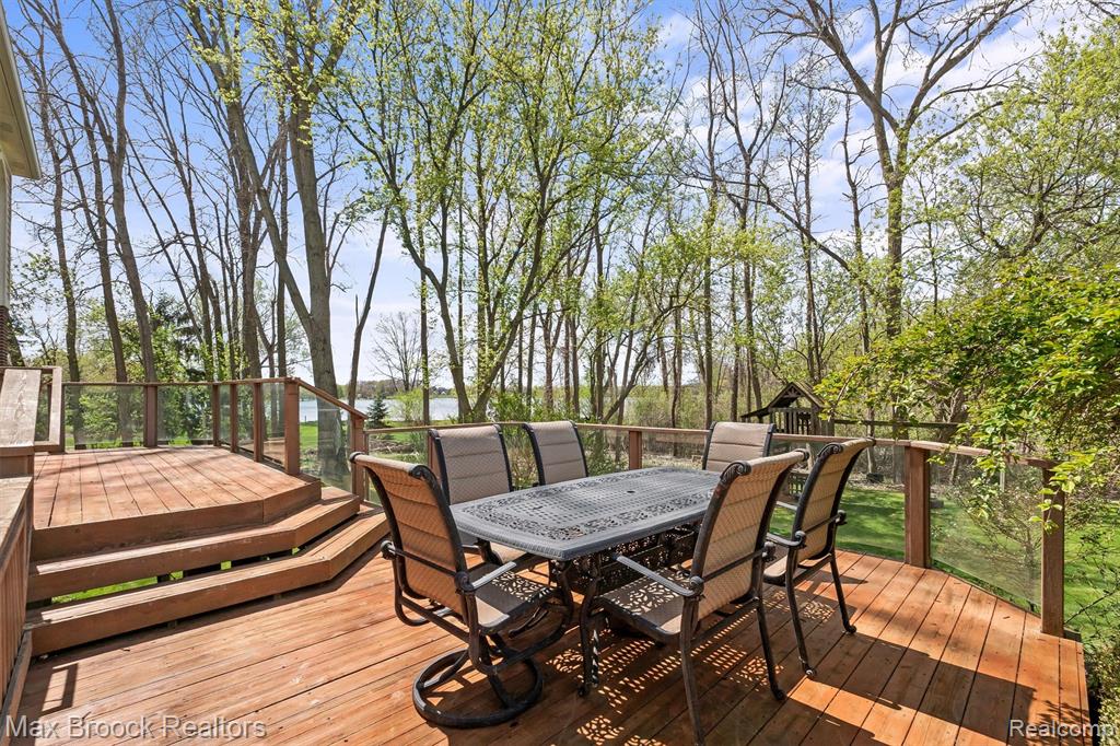 398 Shrewsbury Drive, Clarkston, MI 48348 — Photo 87