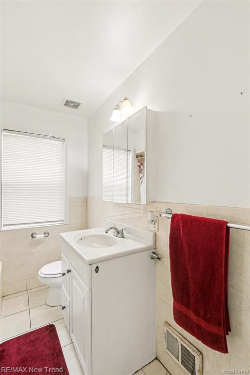 2174 Middlebelt Road, West Bloomfield, MI 48324 — Photo 29