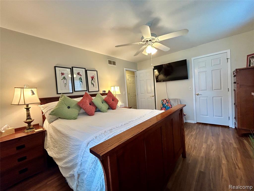 9545 Woodside Circle, Grand Blanc, MI 48439 — Photo 18