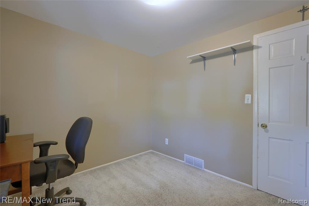 851 N Webik Avenue, Clawson, MI — Photo 20