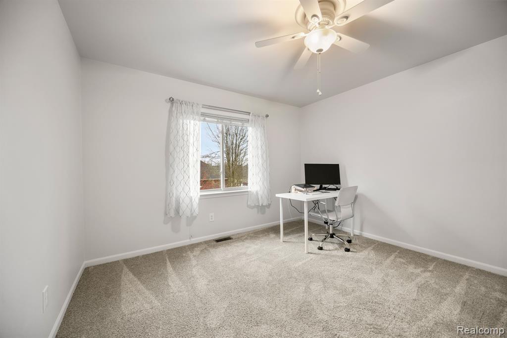 54652 White Spruce Lane, Shelby Twp, MI 48315 — Photo 33