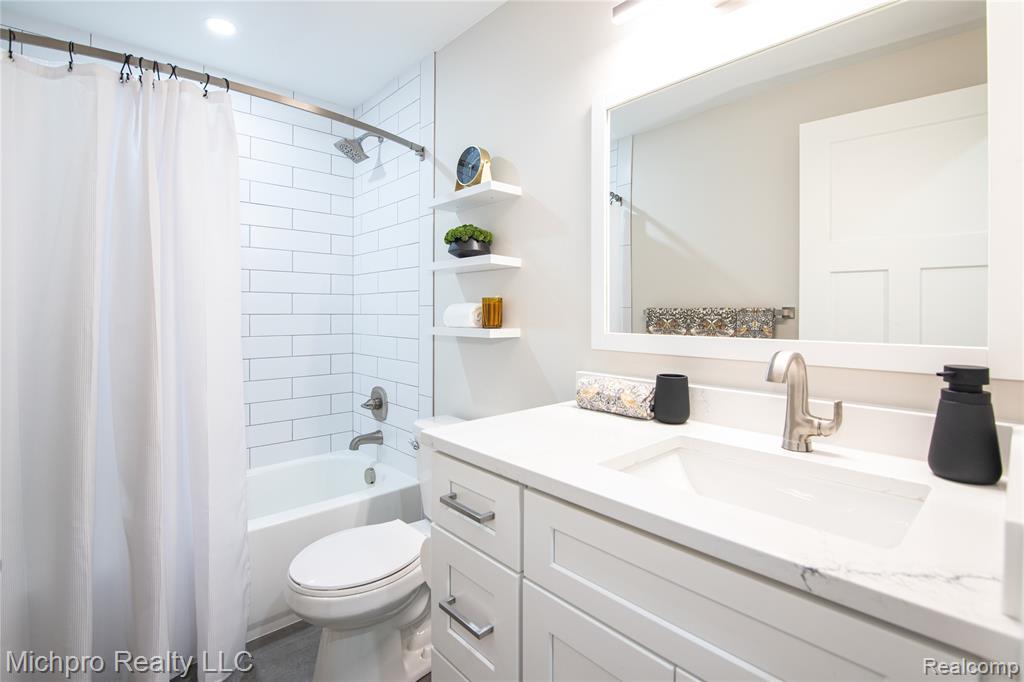 4577 Jerome Road, Clarkston, MI — Photo 14