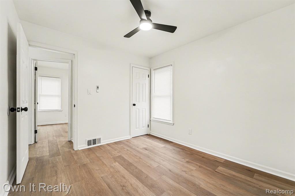 8435 Warwick Street, Detroit, MI 48228 — Photo 10