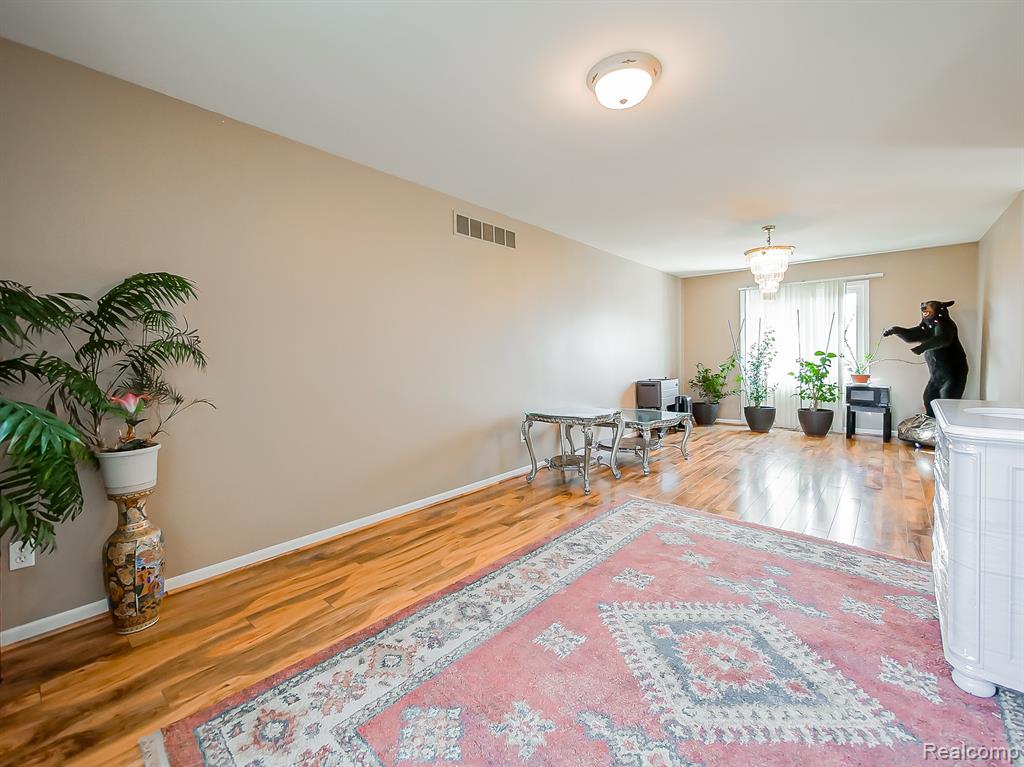 48199 Lafayette Drive, Macomb, MI 48044 — Photo 9