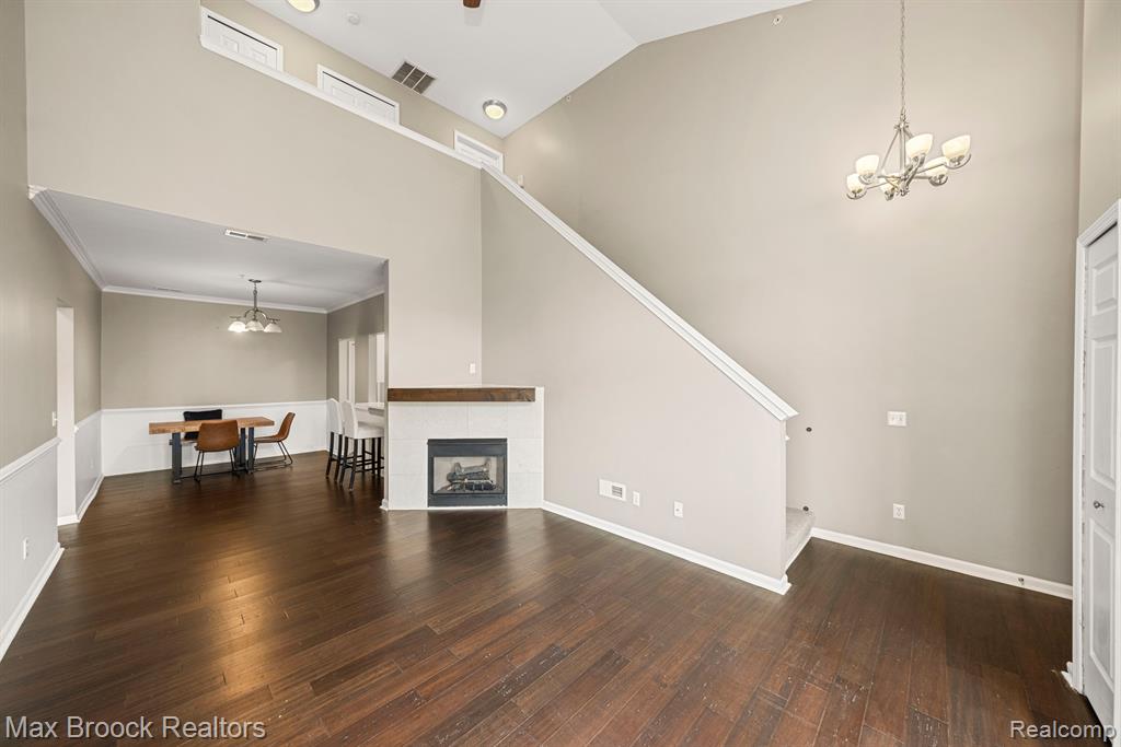 6104 ADDINGTON Drive, Commerce Twp, MI 48390 — Photo 6