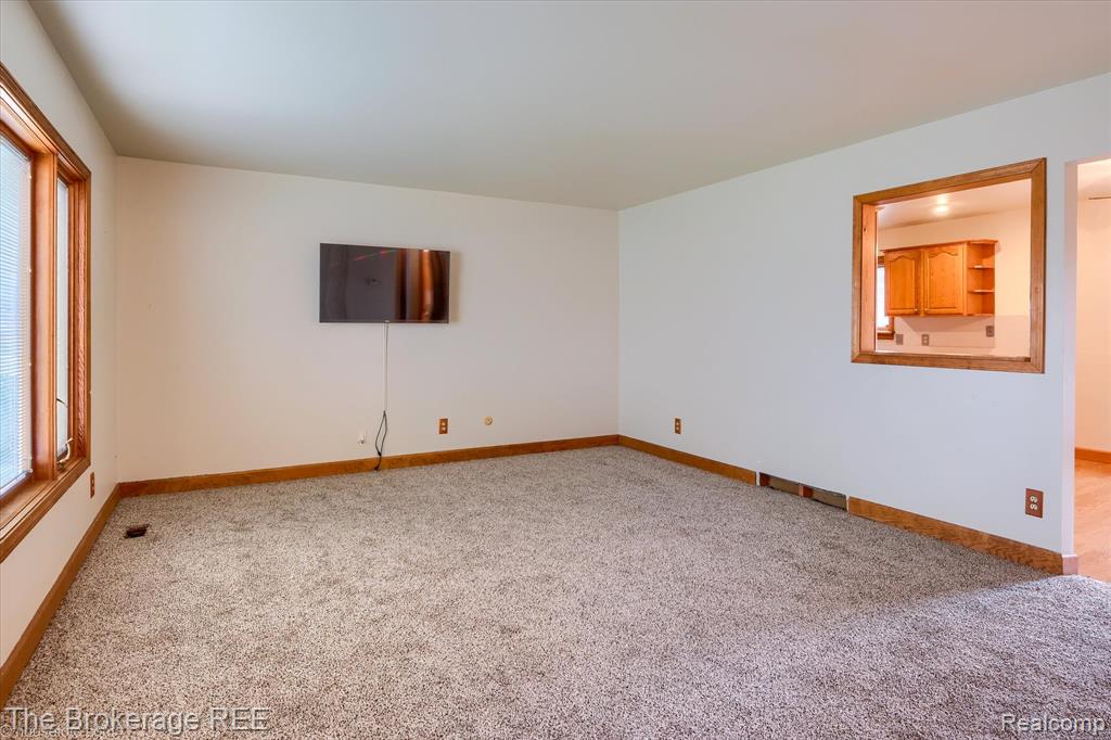 418 Windmill Point Drive, Flushing, MI 48433 — Photo 14
