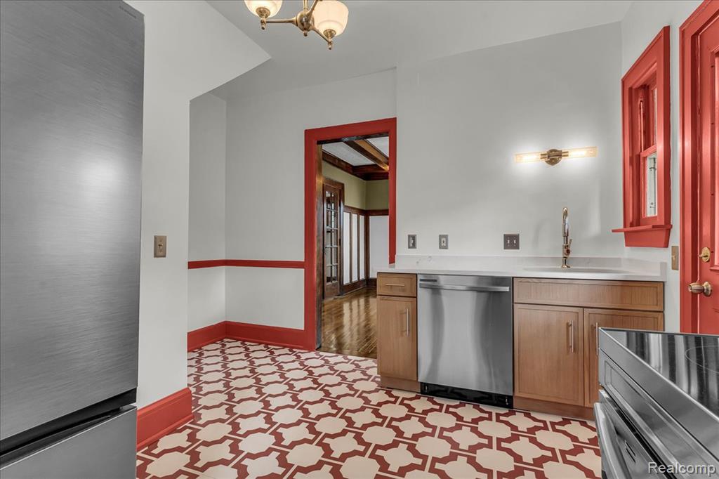 734 Delaware Street, Detroit, MI 48202 — Photo 13
