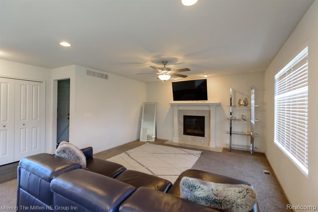 6791 Chandler Drive, Belleville, MI 48111 — Photo 12