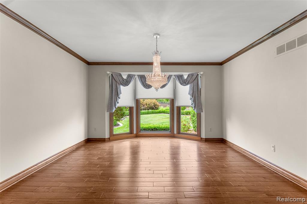 48367 Lake Valley Drive, Shelby Twp, MI 48317 — Photo 9