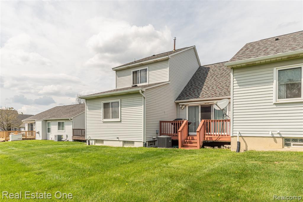 754 Challenging Trail, South Lyon, MI 48178 — Photo 32