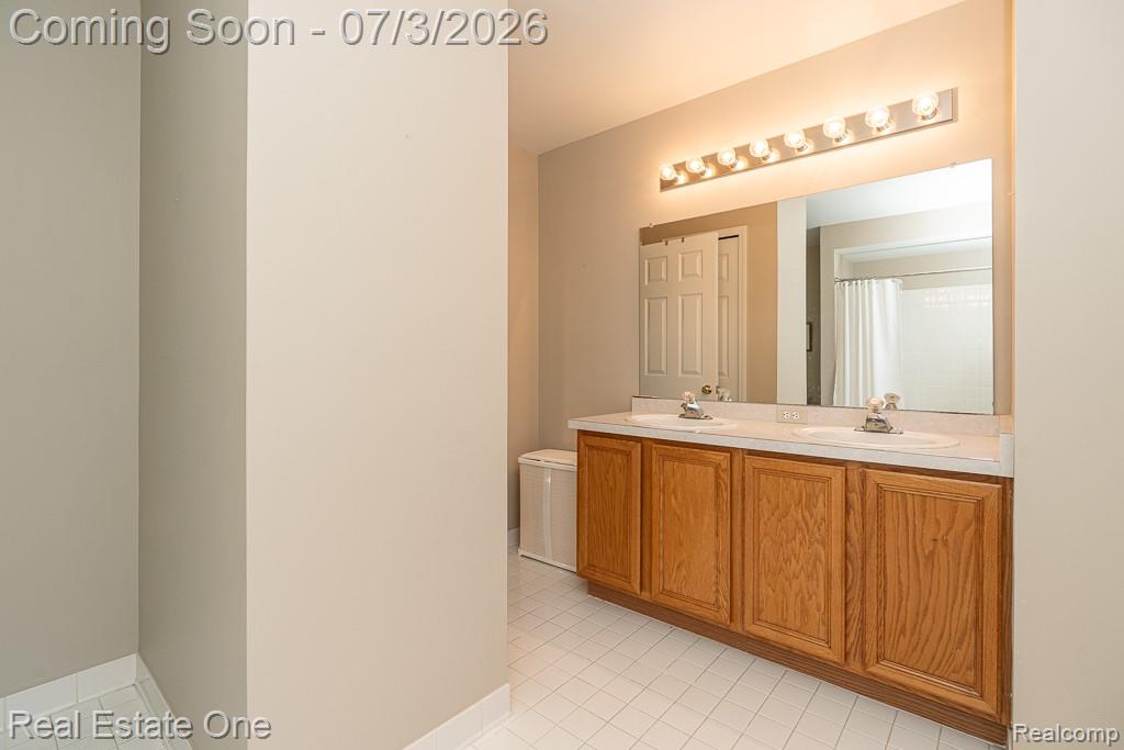 6489 Shoreline Drive, Troy, MI 48085 — Photo 33