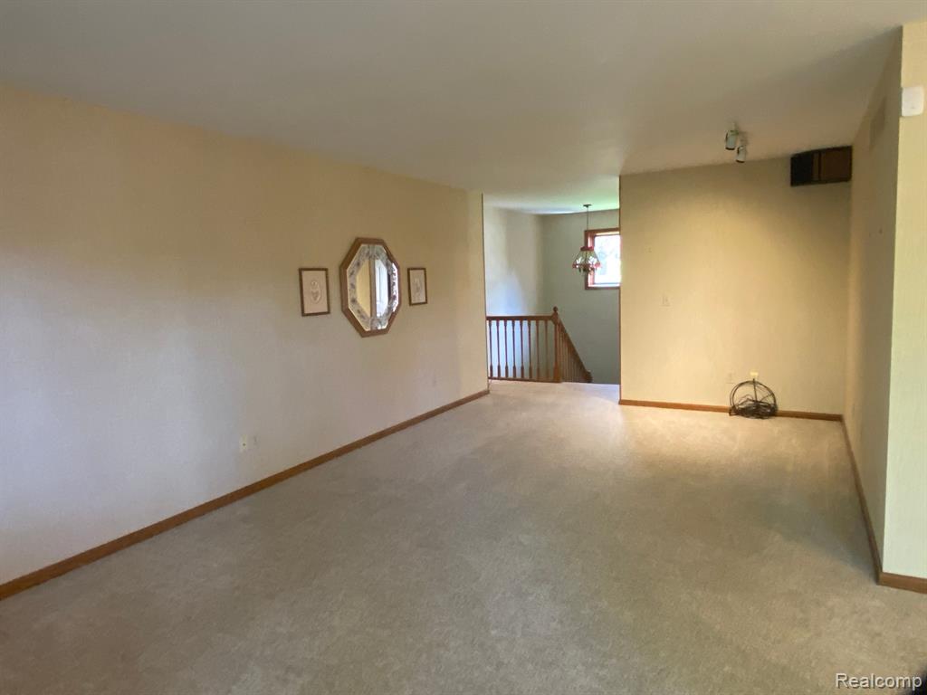 675 Applegate Lane, 4, Grand Blanc, MI 48439 — Photo 9