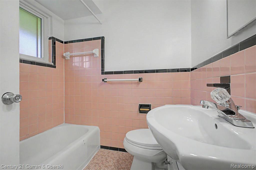 4222 Drouillard Street, Lincoln Park, MI 48146 — Photo 14