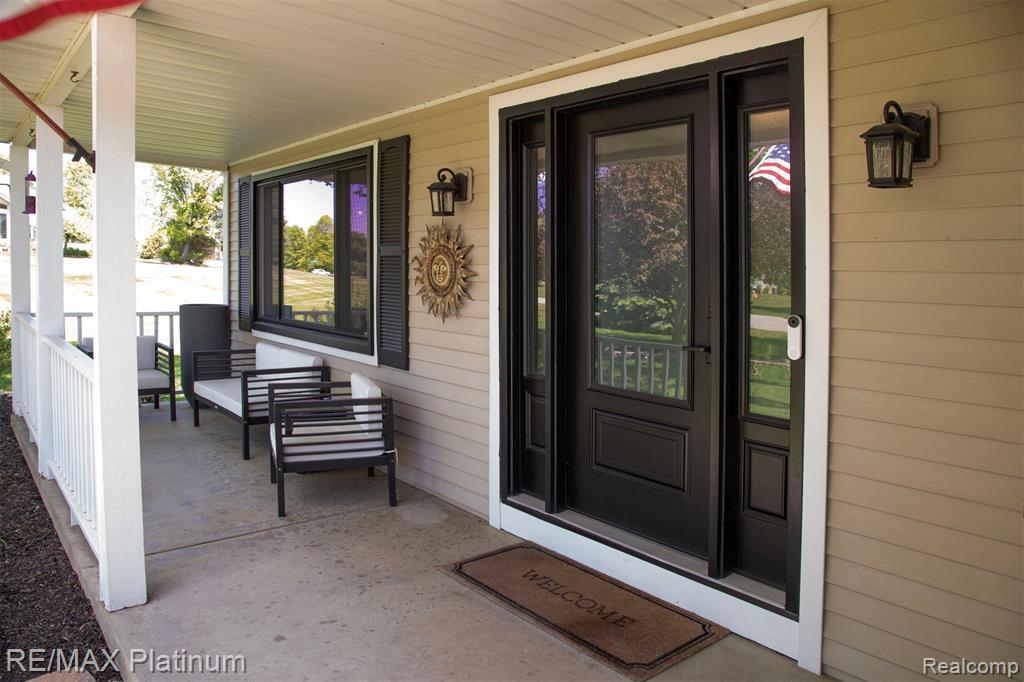 9633 Fairfax Drive W, Pinckney, MI 48169 — Photo 2