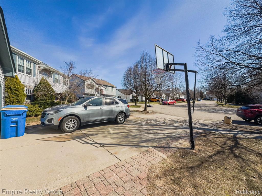 5925 Northridge Circle, Waterford, MI 48327 — Photo 4