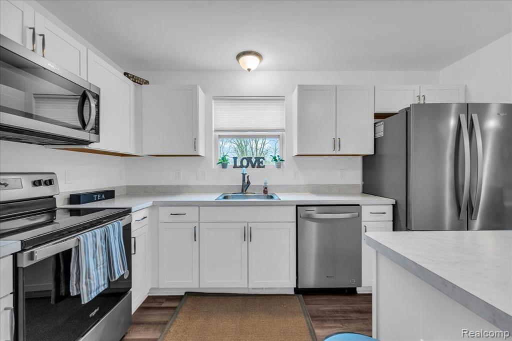 9556 NATURE VIEW Lane, Ypsilanti, MI 48197 — Photo 14