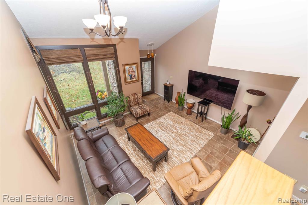 8260 ENGLEWOOD Drive, Clarkston, MI — Photo 23