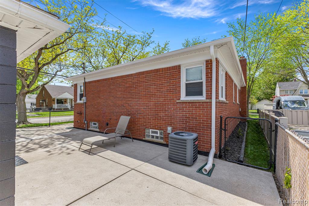2515 21st Street, Wyandotte, MI 48192 — Photo 44