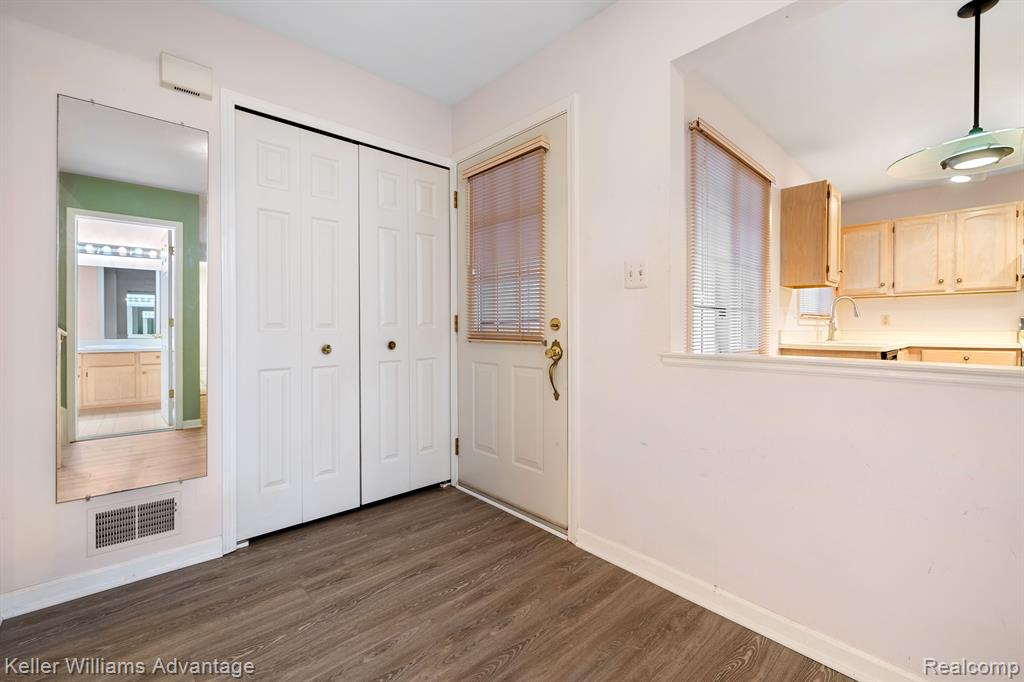 1003 Hickory Drive, Brighton, MI 48116 — Photo 4