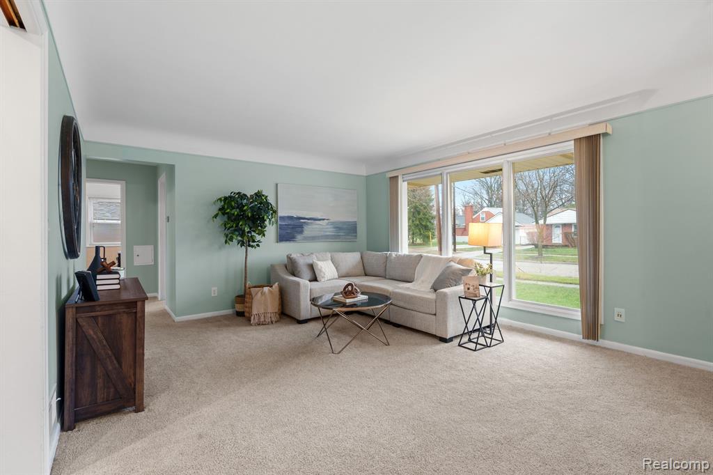 9369 CALIFORNIA Street, Livonia, MI 48150 — Photo 13