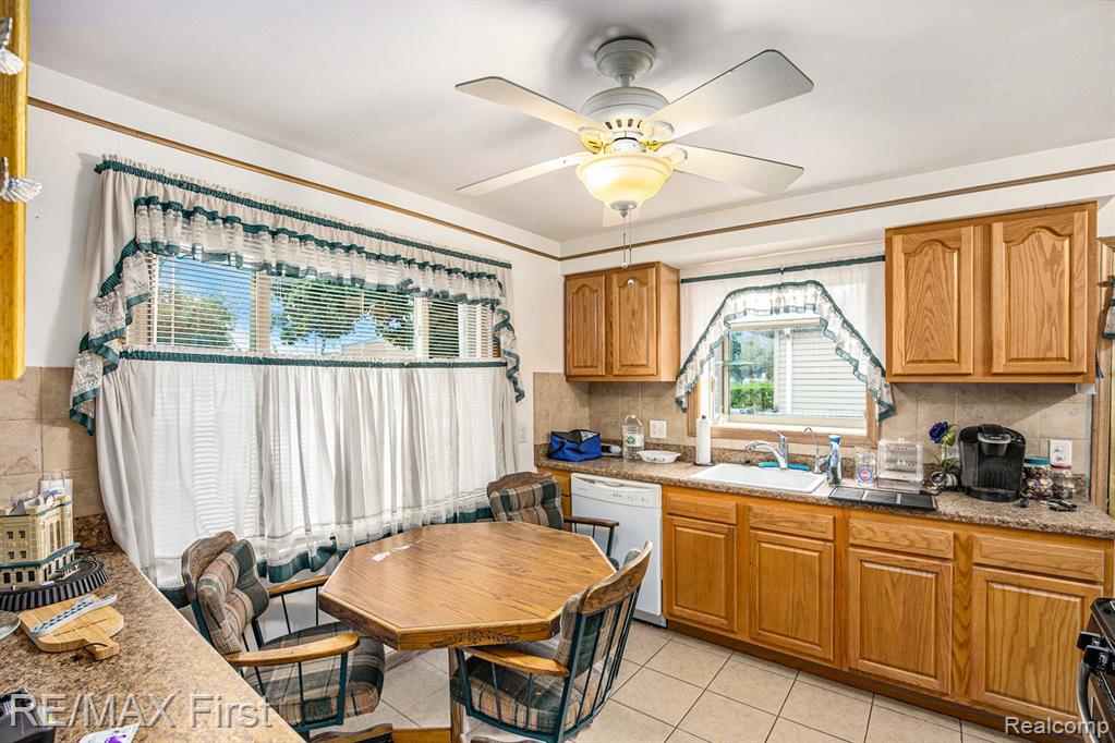 5670 WILLIAMS Street, Dearborn Heights, MI 48125 — Photo 6