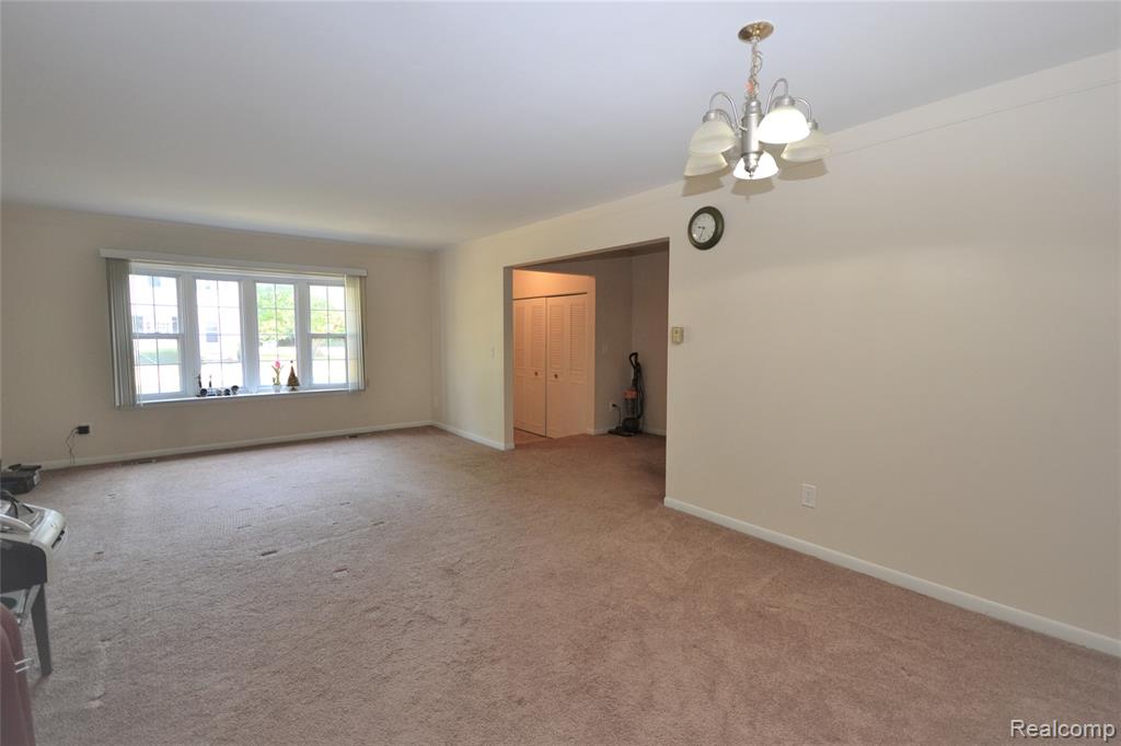 559 Fox Hills Drive N, Bloomfield Hills, MI 48304 — Photo 5