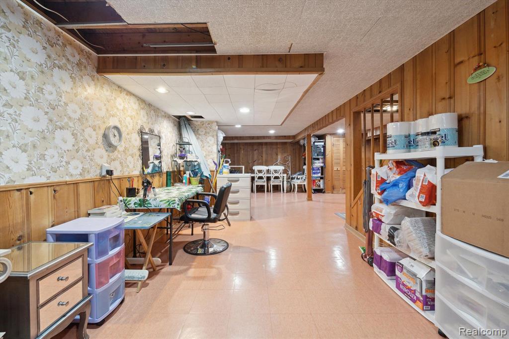 24834 Olde Orchard Street, Novi, MI — Photo 25