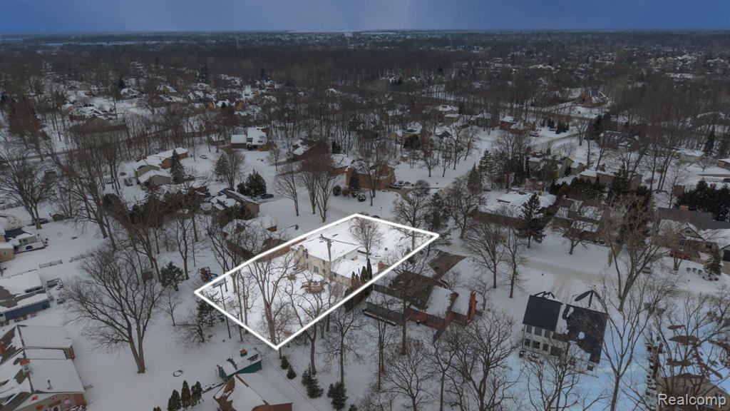 8121 Saint James Drive, Grosse Ile, MI 48138 — Photo 7