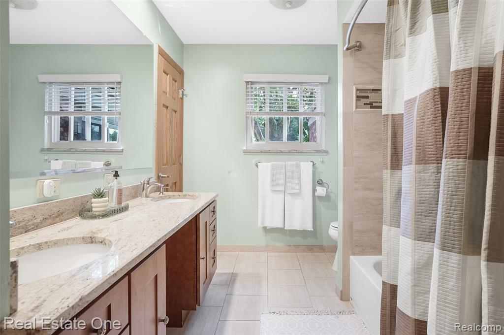 5566 Larkins Drive, Troy, MI 48085 — Photo 22