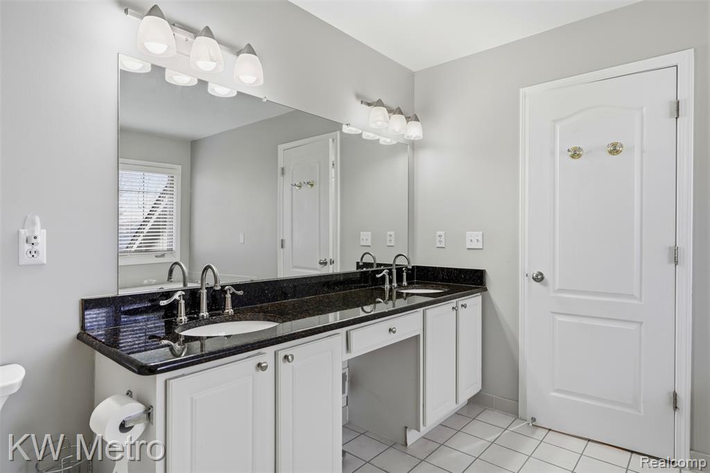 887 Grovecrest, Rochester Hills, MI 48307 — Photo 28
