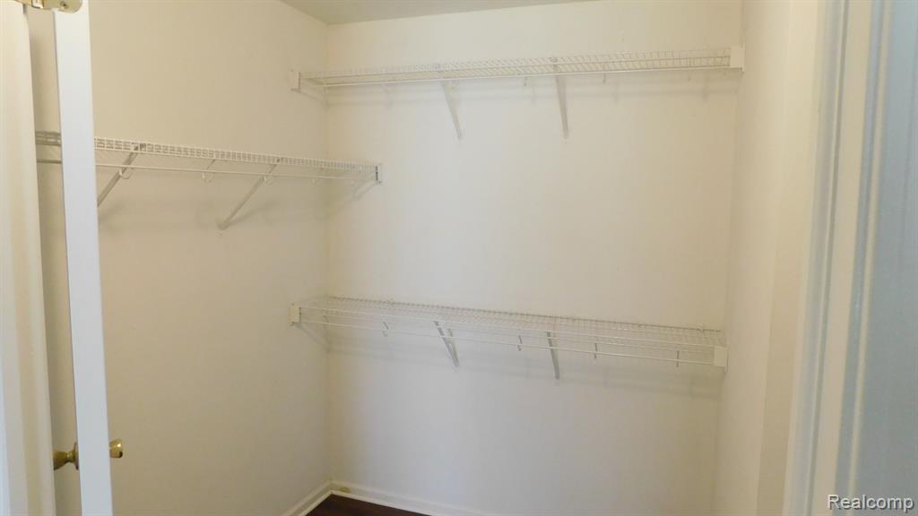 5204 PINE AIRES Drive, Sterling Heights, MI 48314 — Photo 14