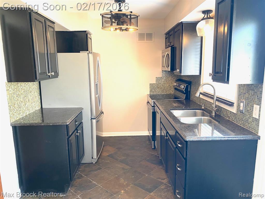 4815 Mansfield Avenue, Royal Oak, MI 48073 — Photo 17
