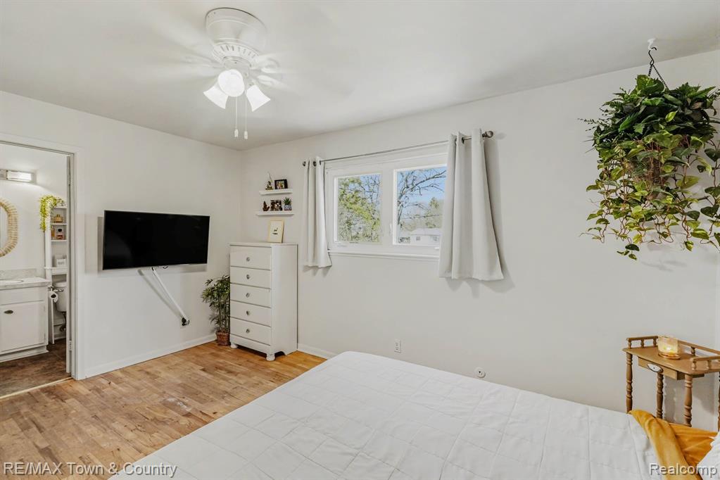 527 Spring Lane, Flushing, MI 48433 — Photo 12