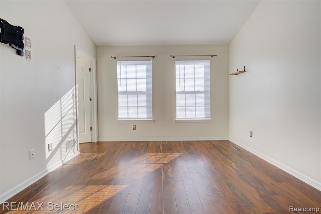 8056 LARK Lane, Grand Blanc, MI 48439 — Photo 23