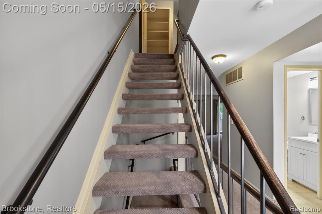37643 Charter Oaks Boulevard, Clinton Twp, MI 48036 — Photo 12