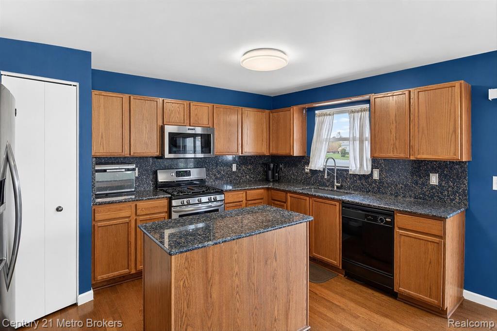 3324 Pine Run Drive, Swartz Creek, MI 48473 — Photo 13