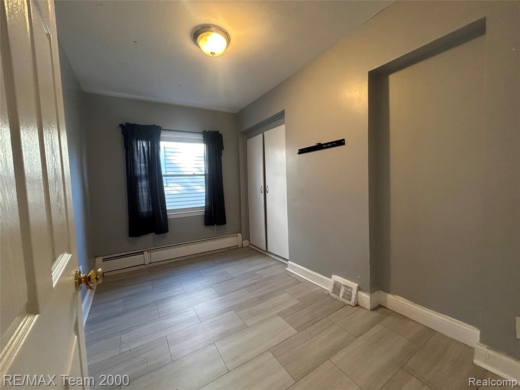 8656 NIGHTINGALE Ave., Dearborn Heights, MI 48127 — Photo 12
