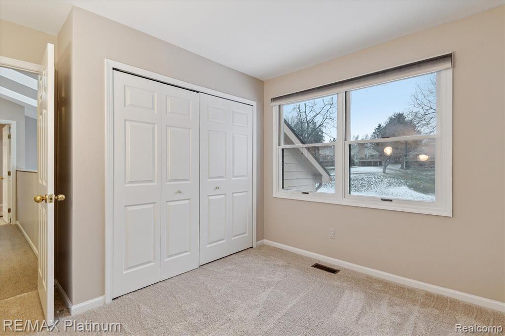 4823 FAIRWAYS Drive, Brighton, MI 48116 — Photo 38