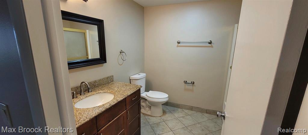 7416 Azalea Court Court, West Bloomfield, MI — Photo 10