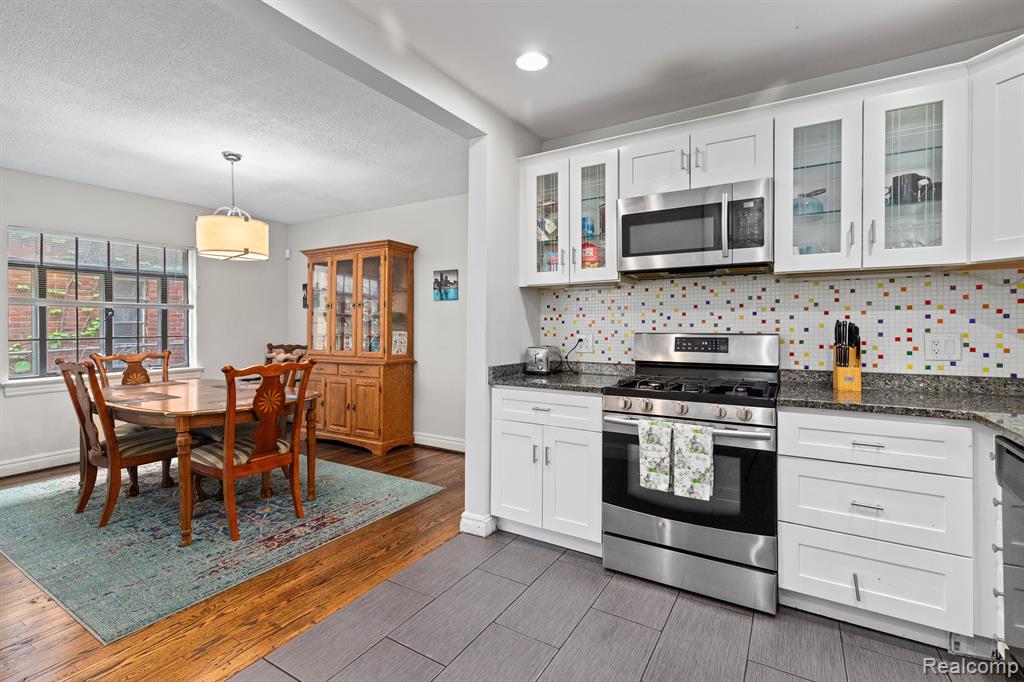 7042 THATCHER Street, Detroit, MI 48221 — Photo 10