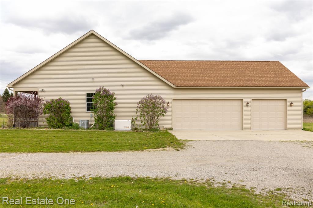 25260 32 Mile Road, Lenox, MI 48050 — Photo 40