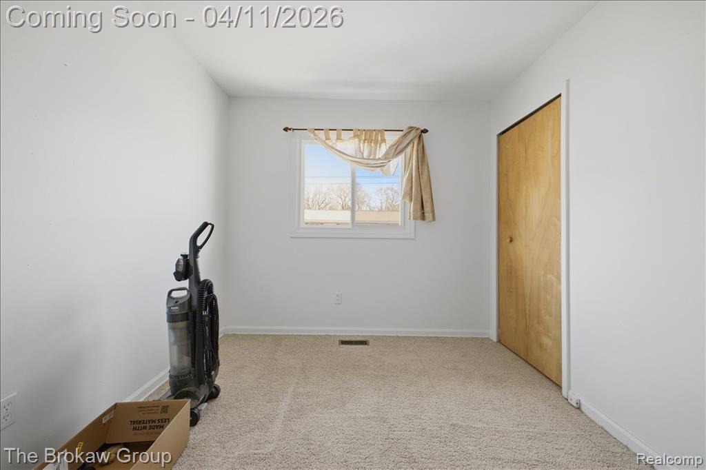 90 N Josephine Avenue, Waterford, MI 48328 — Photo 25