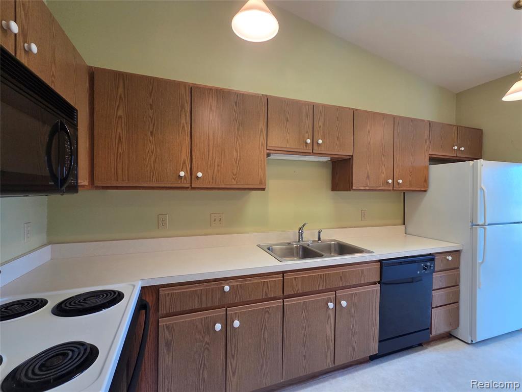 62310 Arlington Circle, 4, South Lyon, MI 48178 — Photo 4
