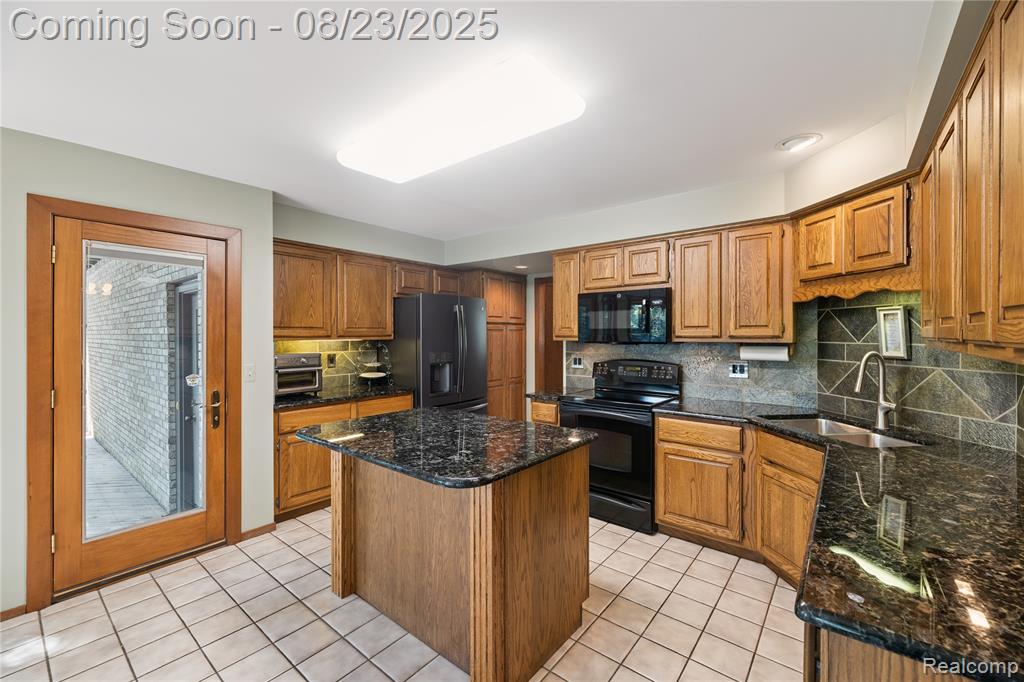 55138 Lordona Lane, Shelby Twp, MI 48315 — Photo 12