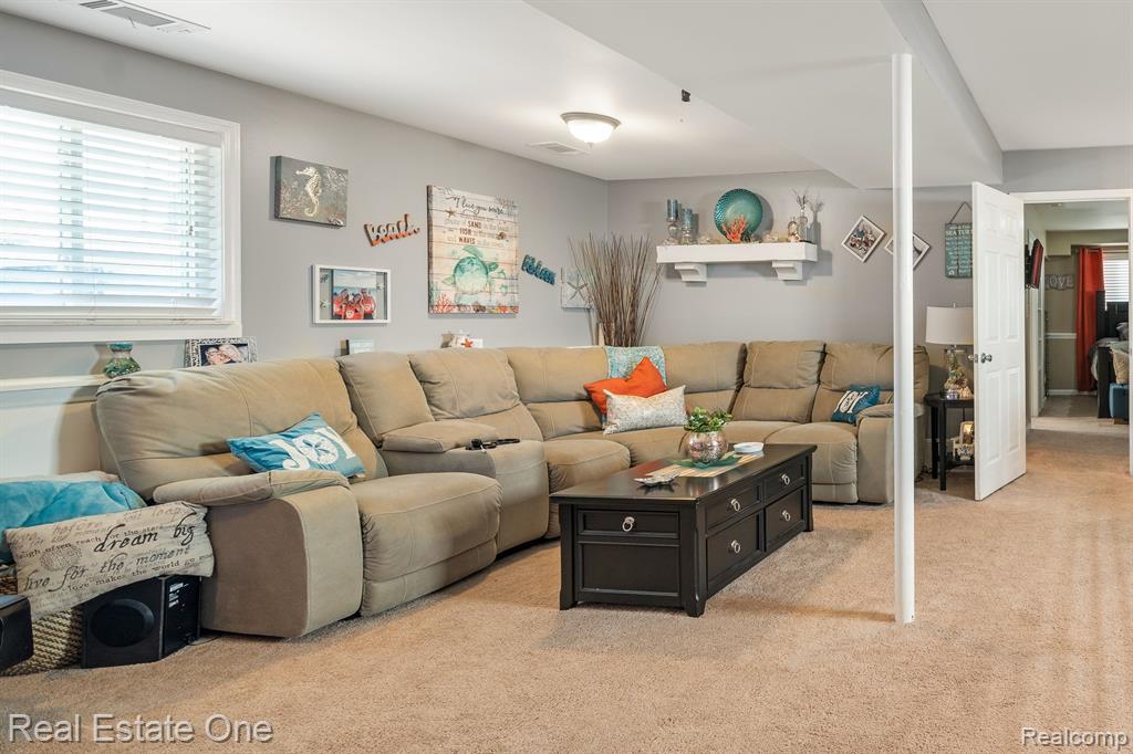61 TECUMSEH Street, Clawson, MI — Photo 17