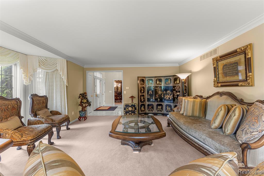 30060 Bristol Lane, Bingham Farms, MI 48025 — Photo 18