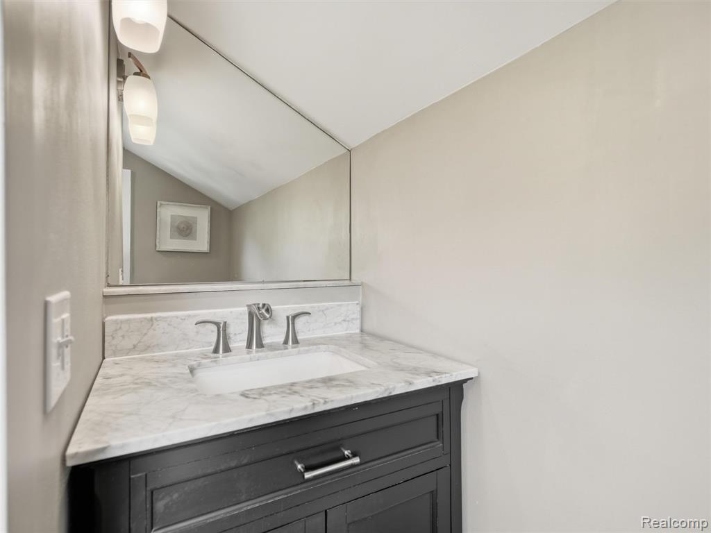 626 Kayser Avenue, Royal Oak, MI 48067 — Photo 19