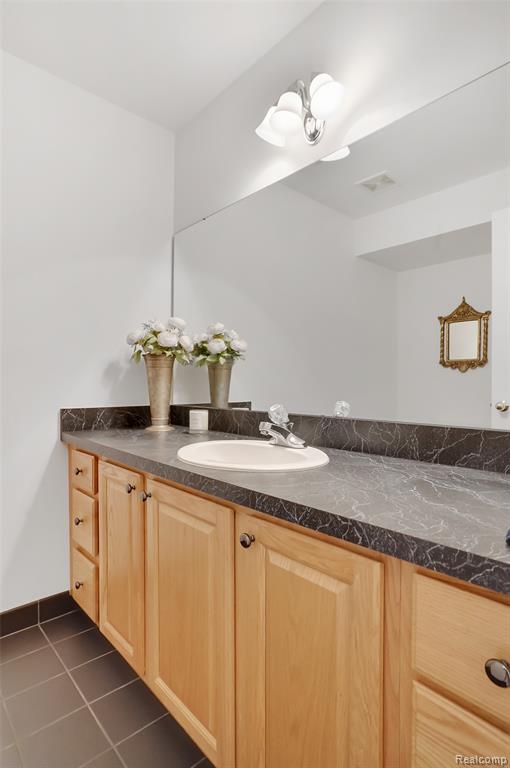 5501 Jeanne Marie Drive, White Lake, MI 48383 — Photo 11