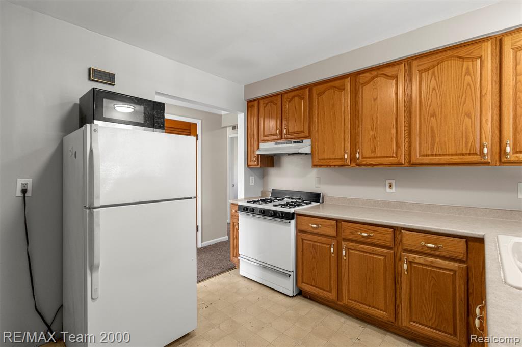 4479 Kingston Street, Dearborn Heights, MI 48125 — Photo 13