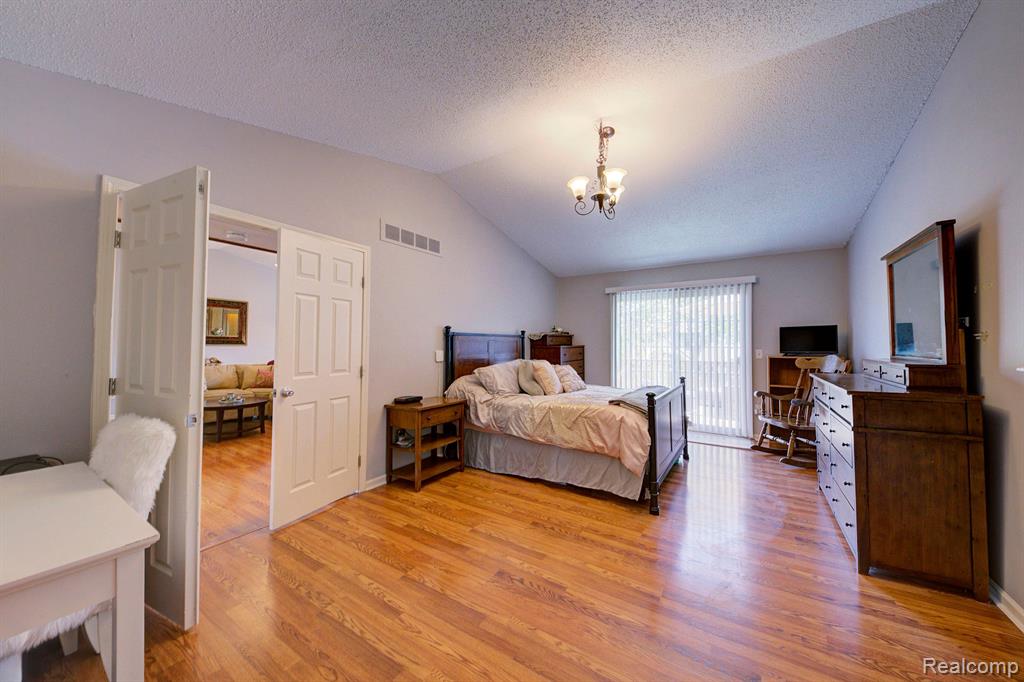 42582 WOODBRIDGE Drive, Canton, MI 48188 — Photo 12